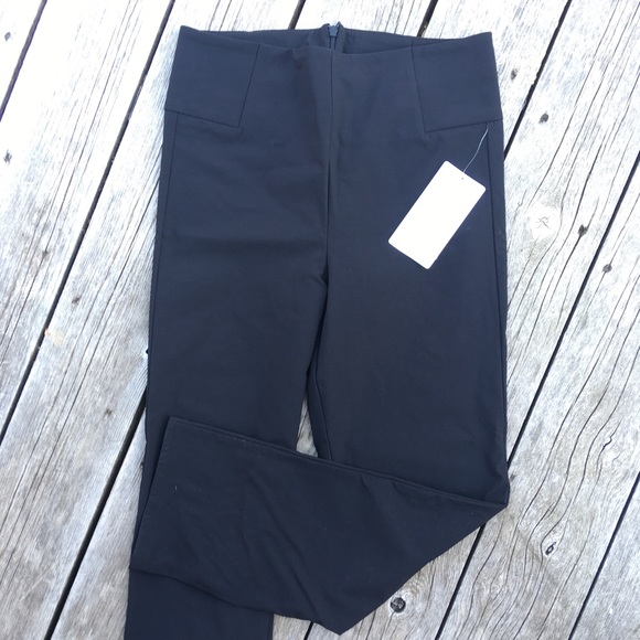 Athleta Pants - NWT Athleta Wander Slim Straight Crop Pants 10
